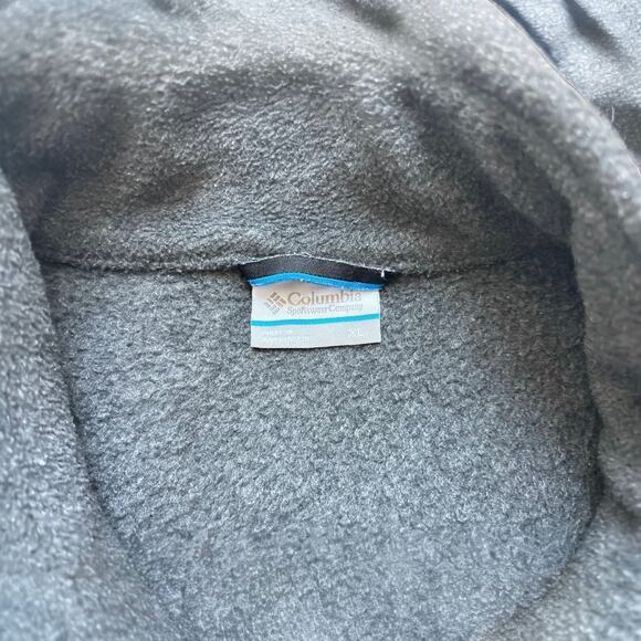 Men’s Columbia Fleece Vest - Picture 2 of 5